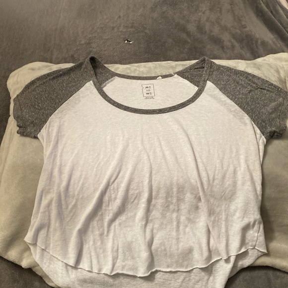 ME TO WE Short Sleeved Crop Top - Picture 3 of 3